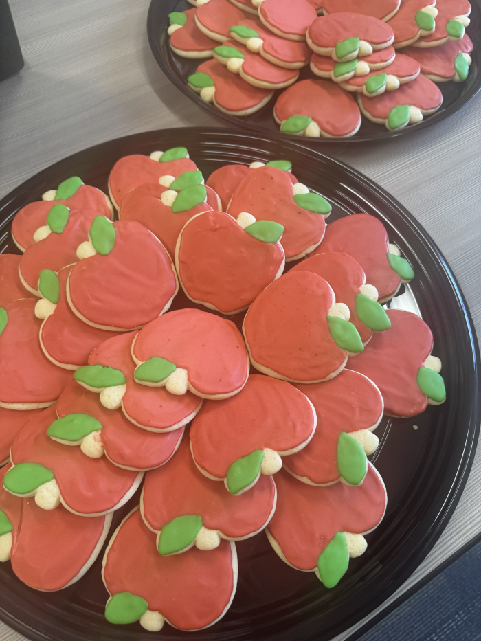 apple shaped cookies